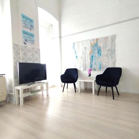 Free Parking Garage! Downtown Apartment Close To New York Cafe 布达佩斯 外观 照片